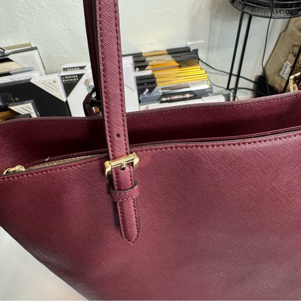 NWOT Michael Kors Jet Set Maroon Tote Bag with and Gold Metal Accents - Picture 3 of 11